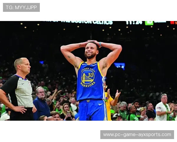 库里急停三分命中,勇士主场气氛炸裂