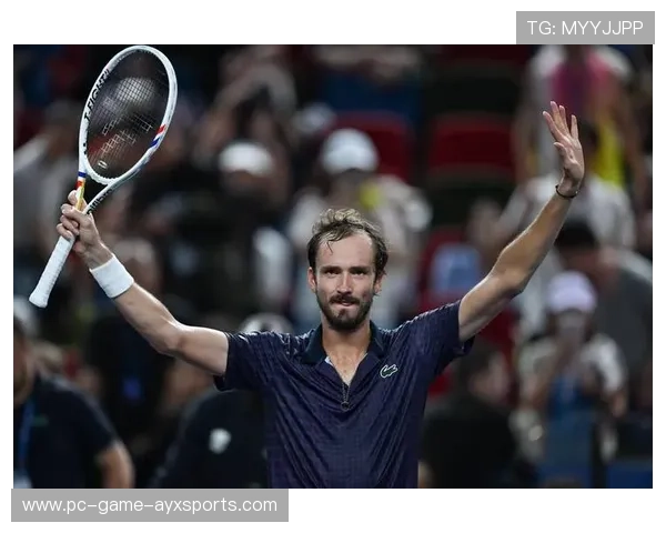 梅德韦杰夫发球局轻松保发：赛场上的力量与智慧